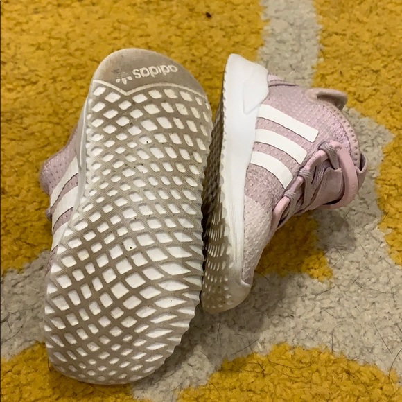 Purple adidas toddler sneakers size 5 - Picture 3 of 3